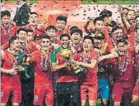  ?? FOTO: TWITTER ?? El Shanghai SIPG de Oscar y Hulk es el actual campeón de la Superliga de China