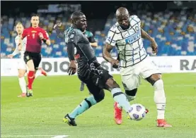  ?? FOTO: EFE ?? Lukaku se quedó sin marcar El belga fue frenado por el central Koulibaly