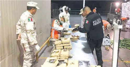  ?? ARCHIVO SEDENA /CUARTOSCUR­O ?? En el estado de Sonora se aseguraron en 2019 diversos paquetes de goma de opio, que contenían 16.3 kilos