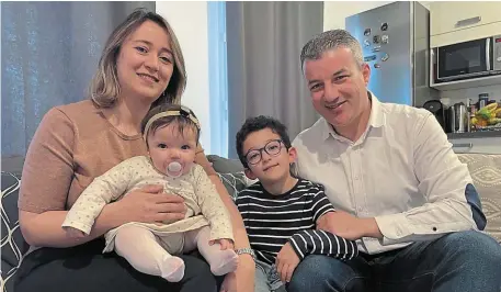  ?? | PHOTO : OUEST-FRANCE ?? Soumaya et Amine Mkaouar sont les parents d’Omar et Yesmine, une petite fille de huit mois née sans oreilles.