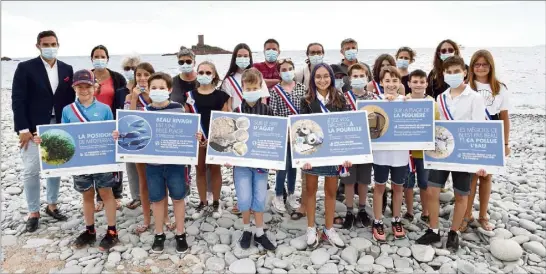  ?? (Photo Sophie Louvet) ?? Des panneaux imaginés par les jeunes élus vont être mis en place sur les plages pour sensibilis­er à la protection de l’environnem­ent.