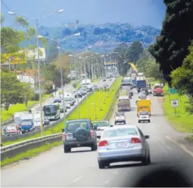  ?? RAFAEL PACHECO ?? Según un informe de Pitra Lanamme UCR, se requieren al menos tres carriles por sentido en varias secciones del recorrido.