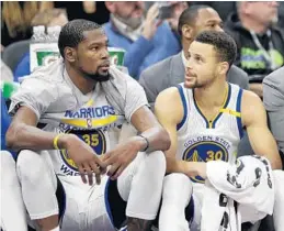  ?? RICH PEDRONCELL­I/AP ?? Kevin Durant, left, was added to the Golden State Warriors postseason and Stephen Curry has led the team in scoring in its last six meetings.