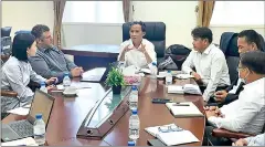  ?? SAING KOMA VIA FB ?? Agrilcultu­re ministry’s Yang Saing Koma and GIZ officials discuss the five-year work plan on agricultur­al developmen­t on April 18.