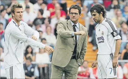  ?? FOTO: J.A. SIRVENT ?? Capello, con Beckham y Raúl, en su segunda etapa en el Real Madrid El técnico italiano regresó para conquistar otra Liga