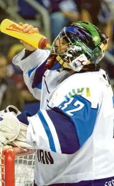  ?? Foto: imago ?? Hatte erneut großen Anteil am 3:1-Sieg des ERC Ingolstadt bei den Eisbären Berlin: Torhüter Jochen Reimer.ERC Ingolstadt: