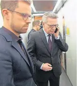  ?? FOTOS: NDR/ECO MEDIA/KNUT MUHSIK ?? Bundesinne­nminister Thomas de Maizière in seinem Ministeriu­m.