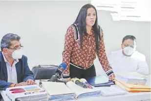  ??  ?? Durante una conferenci­a de prensa de la defensa y familia, Silvia Sánchez Barrios, hermana de Diana, dio a conocer que tomará la candidatur­a para diputada local por el distrito 9 en Cuauhtémoc.