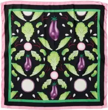  ?? ?? Richard Quinn’s silk scarf was inspired by one of
Pret a Manger’s new summer salads.