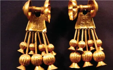  ?? (Wikimedia Commons) ?? GOLD EARRINGS bearing the cartouche of pharaoh Seti II: In 2003, an Egyptian lawyer filed a dubious suit against ‘all the Jews of the world’ to recover the gold taken from his ancestors.