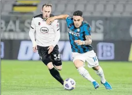  ?? FOTO: AP ?? Lautaro Martínez y sus nuevos agentes deben negociar con el club italiano