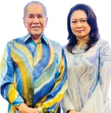  ?? ?? Wan Junaidi and wife Toh Puan Fauziah Mohd Sanusi.