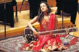  ?? Francine Orr Los Angeles Times ?? ANOUSHKA SHANKAR, the late composer and sitarist Ravi Shankar’s daughter, as soloist Friday with Los Angeles Philharmon­ic for Second Sitar Concerto.