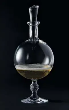  ??  ?? This Baccarat crystal decanter will make your favourite champagne even better.