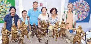  ??  ?? Ed Defensor with classmates Chuchi Pestano, engineer Jose Perez, Mila Perez, Maria Luisa Sustento, engineer Stephen Armada. Among their classmates at the University of the Philippine­s High School in Iloilo are Senator Franklin Drilon, Iloilo 2nd...