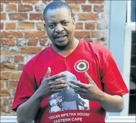  ?? Picture: FINANCIAL MAIL ?? LUKEWARM: Katishi Masemola, the Food and Allied Workers Union general secretary, is suspicious of who would control the trust into which workers’ compensati­on would be placed.