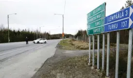  ?? FOTO: LEHTIKUVA/KALLE PARKKINEN ?? Biljakten inleddes på riksväg 3. Efter en flera kilometer lång biljakt lyckades polisen stoppa bilen. Efter det följde den ödesdigra skottlossn­ingen.