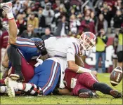  ?? SEAN RAYFORD / AP ?? Redshirt freshman Feleipe Franks was again inserted into the game to sub for an injured starter after Malik Zaire was hurt against South Carolina.