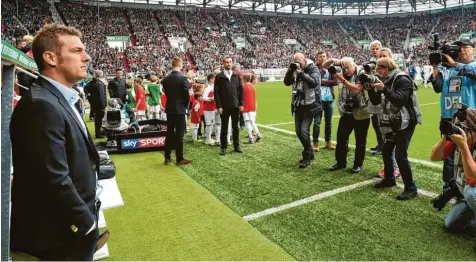  ?? Foto: Ulrich Wagner ?? Bei seiner Rückkehr als Trainer des FC Schalke 04 waren im Oktober 2016 alle Kameraobje­ktive in der Augsburger Wwk-arena auf ihn gerichtet.