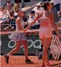  ?? ?? Nessun saluto
A fine match, niente stretta di mano tra l’ucraina Svitolina (a sinistra) e la bielorussa Sabalenka che ha vinto