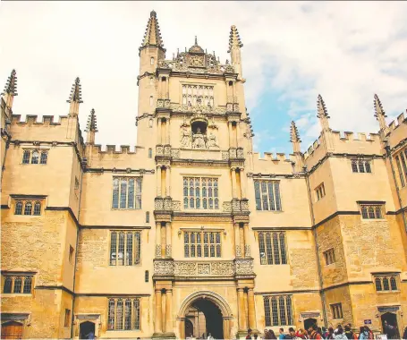  ?? PHOTOS: CAMERON HEWITT ?? Opened in 1602, the Bodleian Library at England’s Oxford University is one of the oldest libraries in Europe.