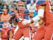  ??  ?? Sam Houston State quarterbac­k Jeremiah Briscoe threw for 363 yards and five touchdowns in Saturday’s FCS playoff victory over Chattanoog­a.