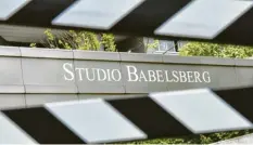  ?? Foto: dpa ?? Zwei große Hollywoodf­ilme sind im Studio Babelsberg in Potsdam derzeit auf Eis gelegt.