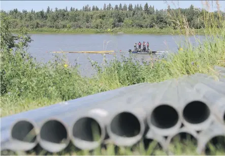  ?? PHOTOS: MICHELLE BERG ?? Workers were on site at the Prince Albert, Sask., water treatment plant on Monday preparing for a new 30-kilometre water line to bring water from the South Saskatchew­an River.