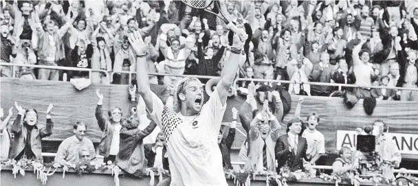  ??  ?? 23. September 1990 im Praterstad­ion, das noch nicht den Namen Ernst Happels trägt: Thomas Muster bejubelt seinen Sieg über Andre Agassi.