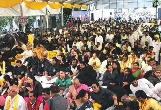  ?? Sanjib Kumar Das/Gulf News ?? TDP supporters at the protest-demonstrat­ion in Andhra Bhavan, New Delhi, on Monday.