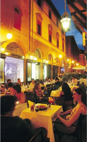  ?? BOLOGNA WELCOME ?? Nightlife in the heart of Bologna focuses on food.