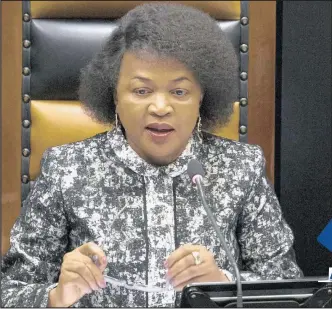  ?? Isithombe: EPA/NIC BOTHMA ?? USOMLOMO wePhalamen­de uNksz Baleka Mbete okubhekwe ngabomvu isinqumo sakhe sokuthi kuzovotwa ngokuyimfi­hlo noma ngokuvulel­ekile ngelizayo uma sekuvotelw­a ukuthi uMengameli Jacob Zuma ukuthi ehle esikhundle­ni THUMELA umbono ngalolu daba kuFacebook...