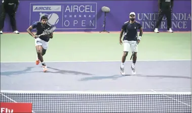  ??  ?? Rohan Bopanna and Jeevan Nedunchezh­iyan beat Nick Monroe and Artem Sitakat 7-6, 6-4 on Sunday.