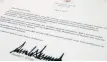  ?? FOTO: JON ELSWICK/AP/TT ?? Donald Trumps brev till Comey.