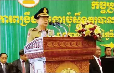  ??  ?? Neth Savoeun, chief of the National Police, blamed commune police for ‘causing unhappines­s’ during a speech at a national conference in Koh Pich, Phnom Penh, yesterday.