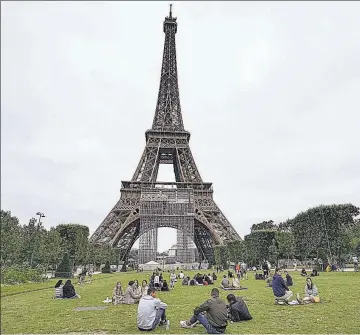  ??  ?? Ventas. Varios boletos para entrar a la torre, para julio y agosto, ya fueron vendidos.