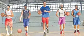  ?? GURPREET SINGH/HT ?? ■
Princepal Singh (C) is the fourth Ludhiana Academy player to feature in NBA G-League.