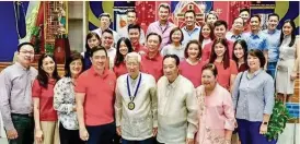  ??  ?? TRADITION. The Benedicto, Chiu and Chioson clan led by Ambassador Francisco and Tina Benedicto. Consul Enrique and Helen Benedicto, Consul Sam and Emily Chioson, Consuls Grand and Enrison Benedicto and their families, set the pace in promoting decades of durable Filipino-Chinese tradition and friendship in Cebu.