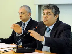  ??  ?? Senatore Giovanni Pascuzzi è docente di diritto privato comparato