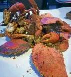  ?? —POCHOLO CONCEPCION ?? Blue Posts Garlic Fried Crab
