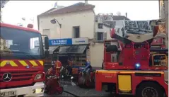  ?? (Photo Sapeurs-pompiers de Paris) ?? Une centaine de pompiers ont été mobilisés. Les causes du sinistre étaient inconnues hier soir.