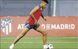  ?? FOTO: EFE ?? Reinildo Mandava, durante un entrenamie­nto del Atlético de Madrid