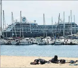  ?? PERE DURAN / NORD MEDIA ?? Un crucero atracado en el puerto del Baix Empordà
