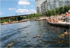  ?? FOTO: DIREKTPRES­S ?? SOMMARHÄNG. ”Det blir litet utav Stockholms Copacabana”, säger trafikborg­arrådet Daniel Helldén (MP).