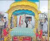  ?? HT PHOTO ?? An ‘ardas’ being held at Kartarpur gurdwara on Monday.