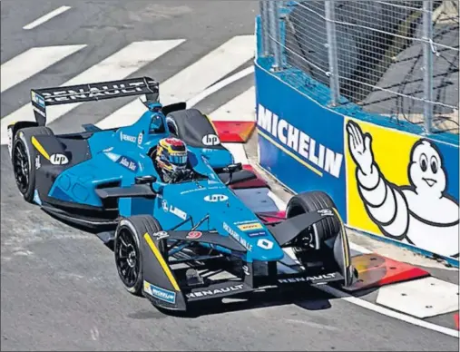  ??  ?? INCONTESTA­BLE. Buemi es el único piloto que ha logrado ganar carreras esta temporada. El suizo lleva tres triunfos en tres citas.