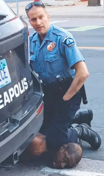  ?? Picture: AFP/FACEBOOK ?? SHOCKING FOOTAGE: A Minneapoli­s police officer arresting George Floyd.