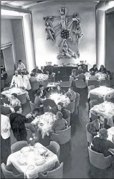  ??  ?? Passengers dine in the SS United States’ first-class dining saloon, in 1963. The ship was a marvel of technology and elegance In the 1950s and ’60s, offering regular passenger service between New York and Europe.