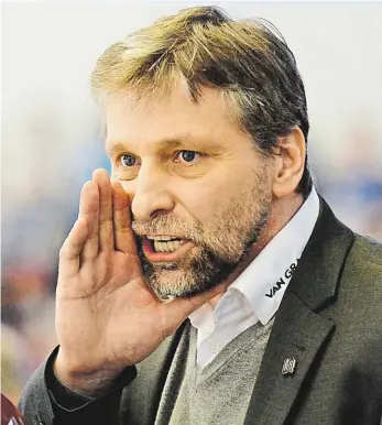  ?? Foto: ČTK ?? Reprezenta­ční kouč Josef Jandač stojí na prahu sezony, jaká tu od roku 1994 nebyla: olympijský turnaj v Koreji nebudou hrát hokejisté z NHL. Proto začne skládat a ladit svůj tým už v létě.