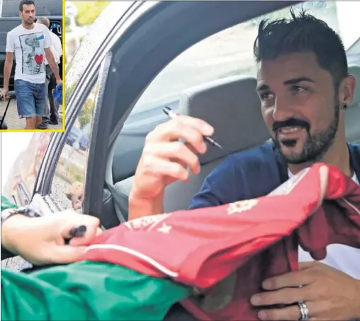  ??  ?? FELIZ. Villa, ayer a su llegada a la concentrac­ión de España en Las Rozas más de tres años después de su último partido con la Selección.